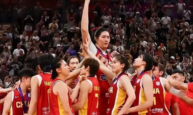kaiyun-李月汝哽咽，宫鲁鸣下课？新帅锁定1人，曾亚运夺冠，王治郅辅佐